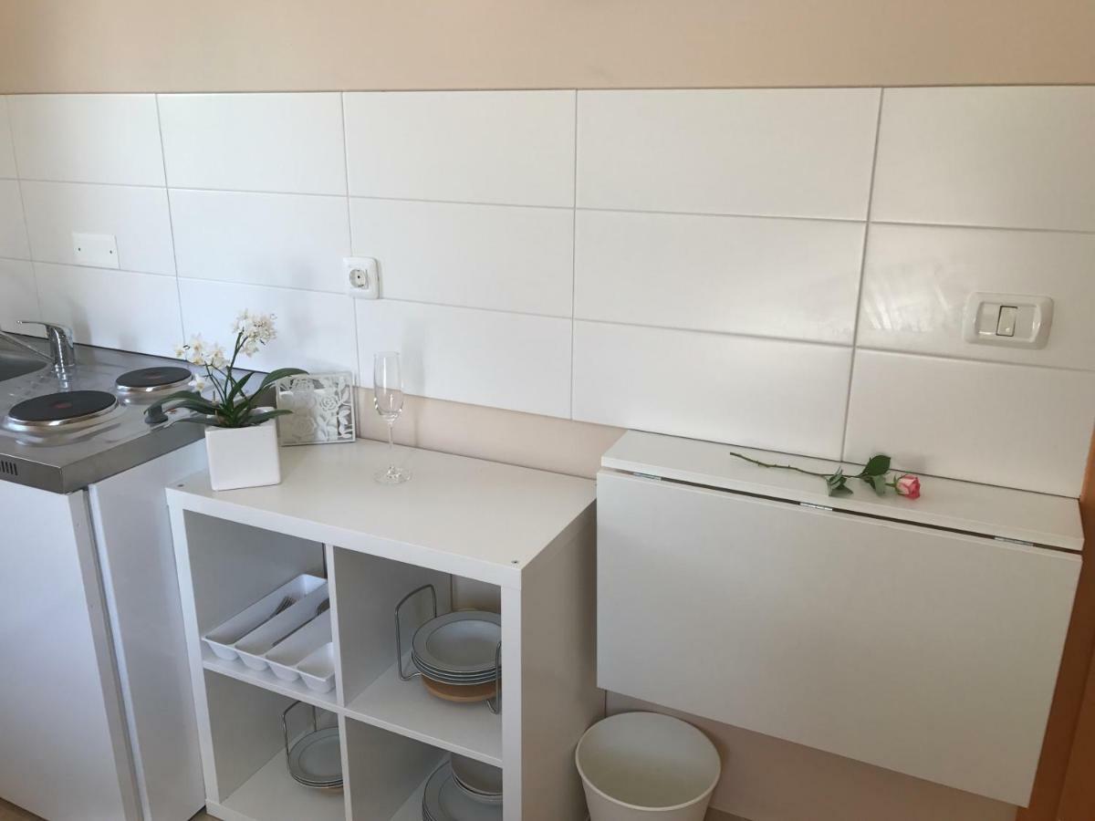 Linden Garden Apartment Postojna Exteriör bild